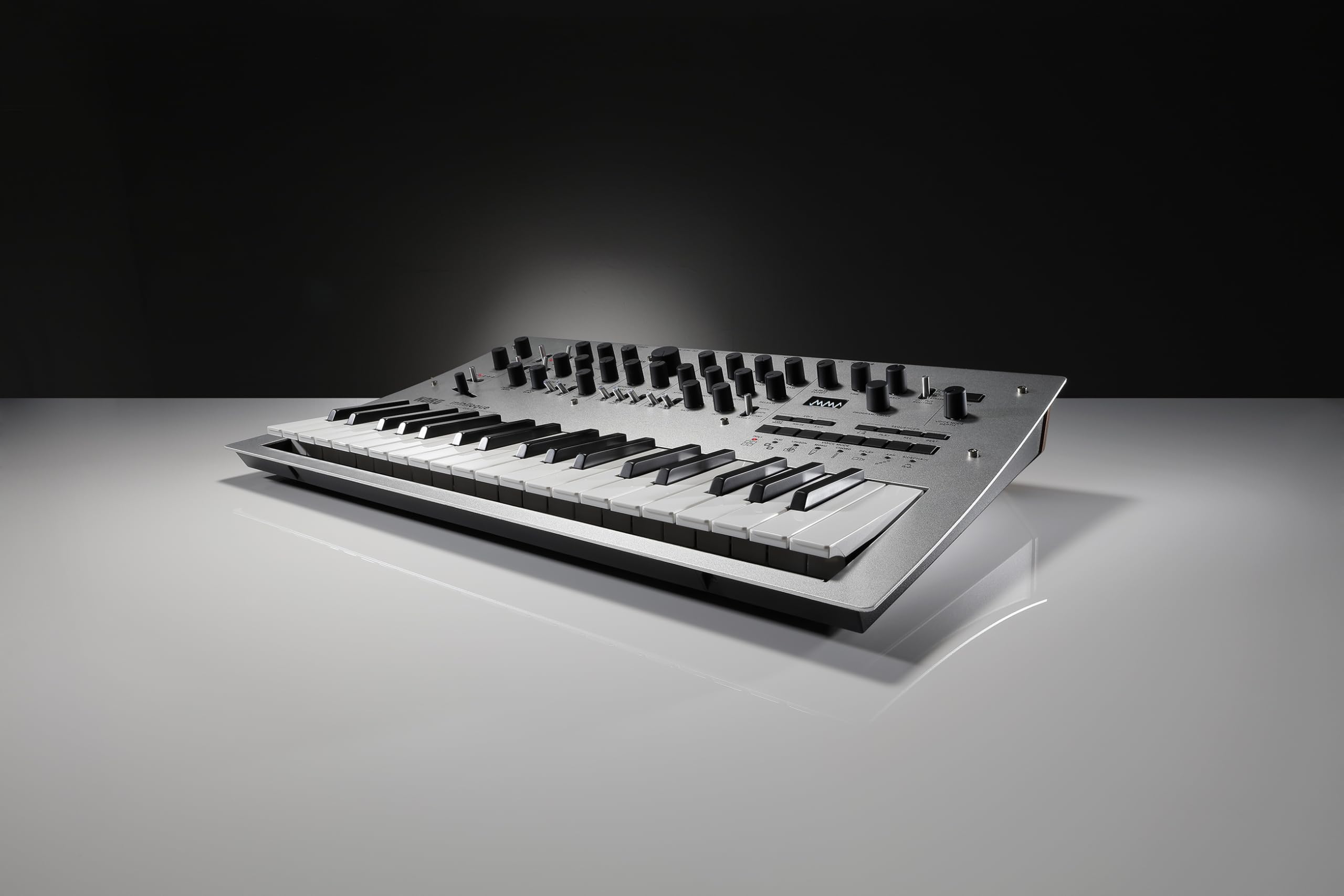Korg MINILOGUE Analog Synthesizer