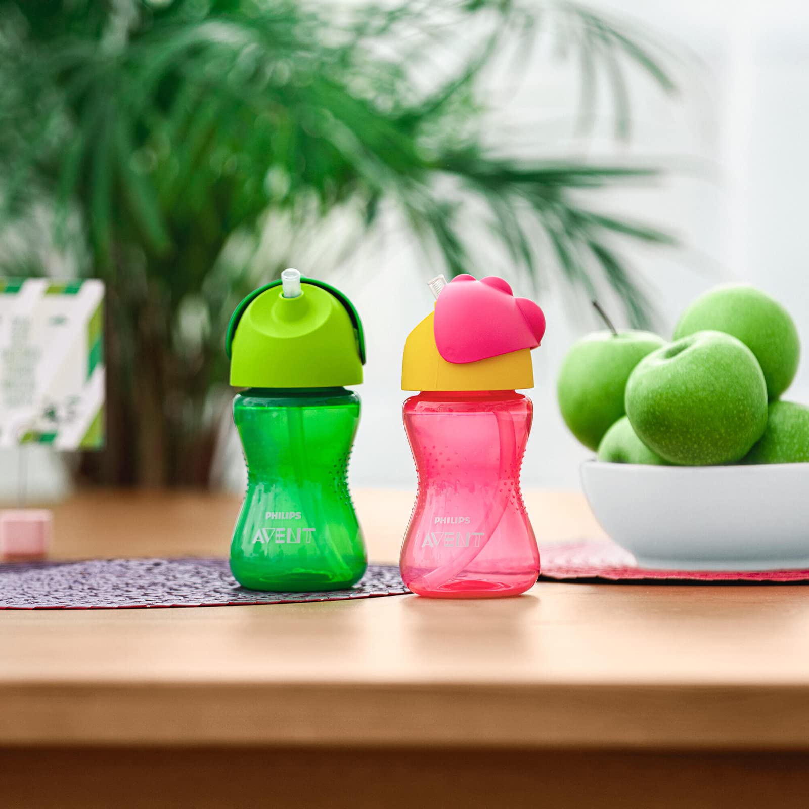 Philips Avent Pipetli Bardak, 12 Ay+, 300 ml, Desenli, Damlatmaz, Kolay Tutuş, Bulaşık Makinesinde Yıkanabilir, BPA İçermez, Yeşil, SCF798/01
