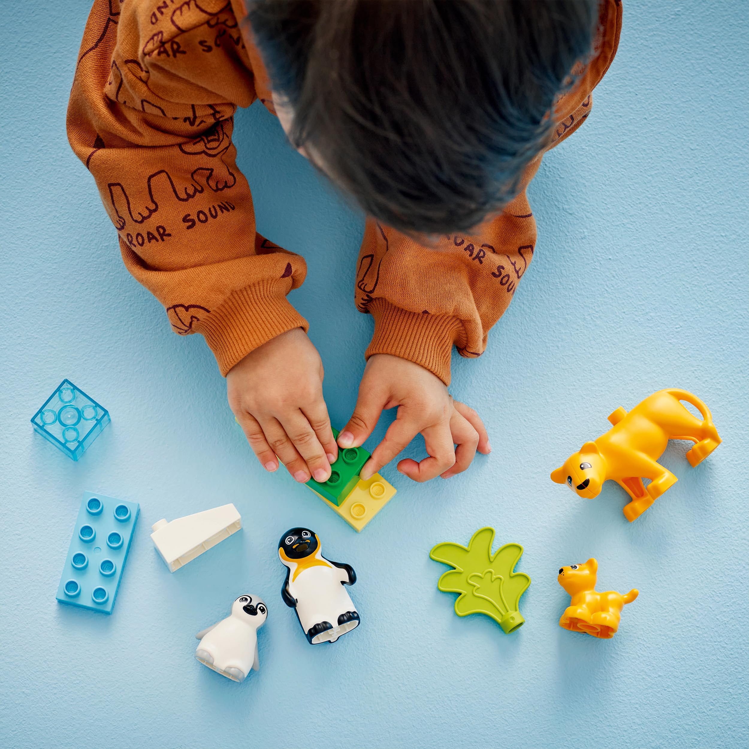 LEGO DUPLO Town Vahşi Hayvan Aileleri: Penguenler ve Aslanlar 10442-2 Yaş ve Üzeri Çocuklar için Eğitici ve Yaratıcı Oyuncak Yapım Seti (10 Parça)