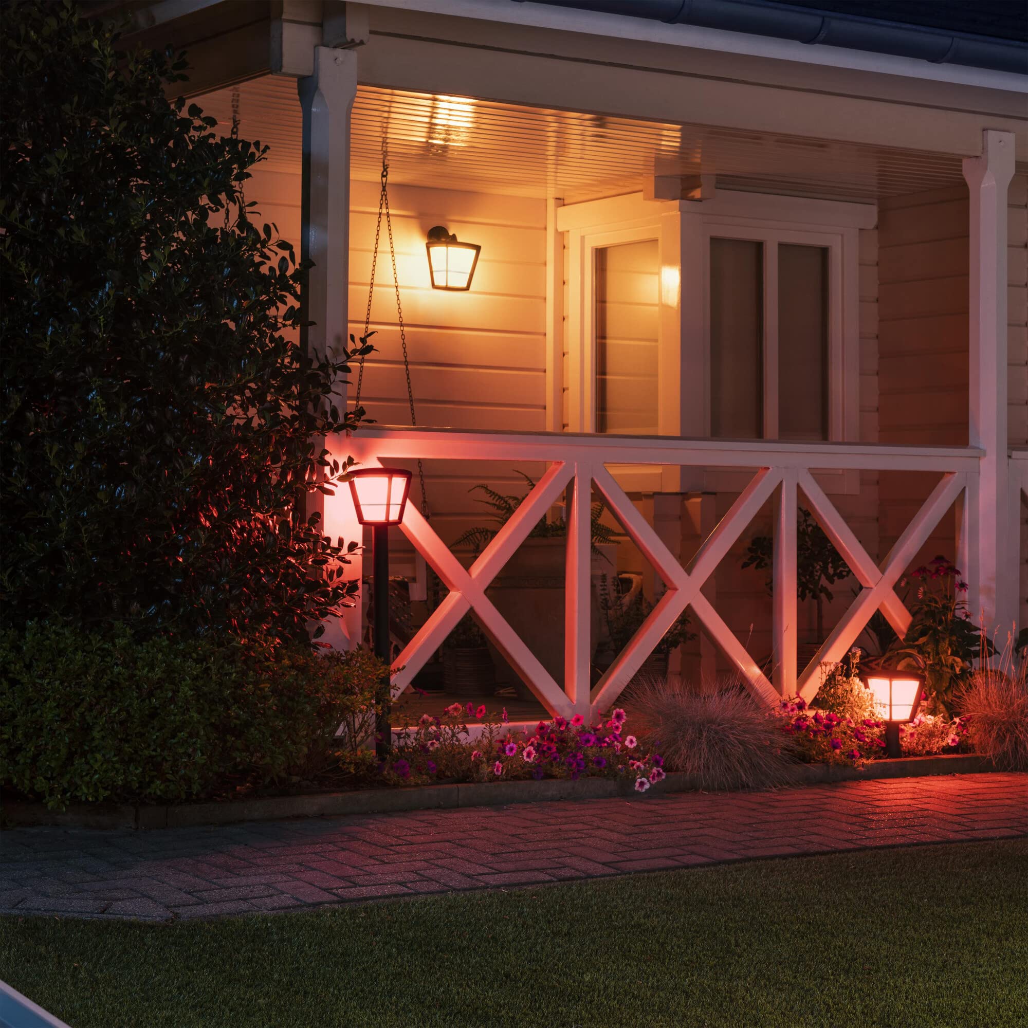 Philips Hue White and Color Ambiance Econic Akıllı Led bahçe lambası, dış mekan için, kısılabilir, 16 milyon renk