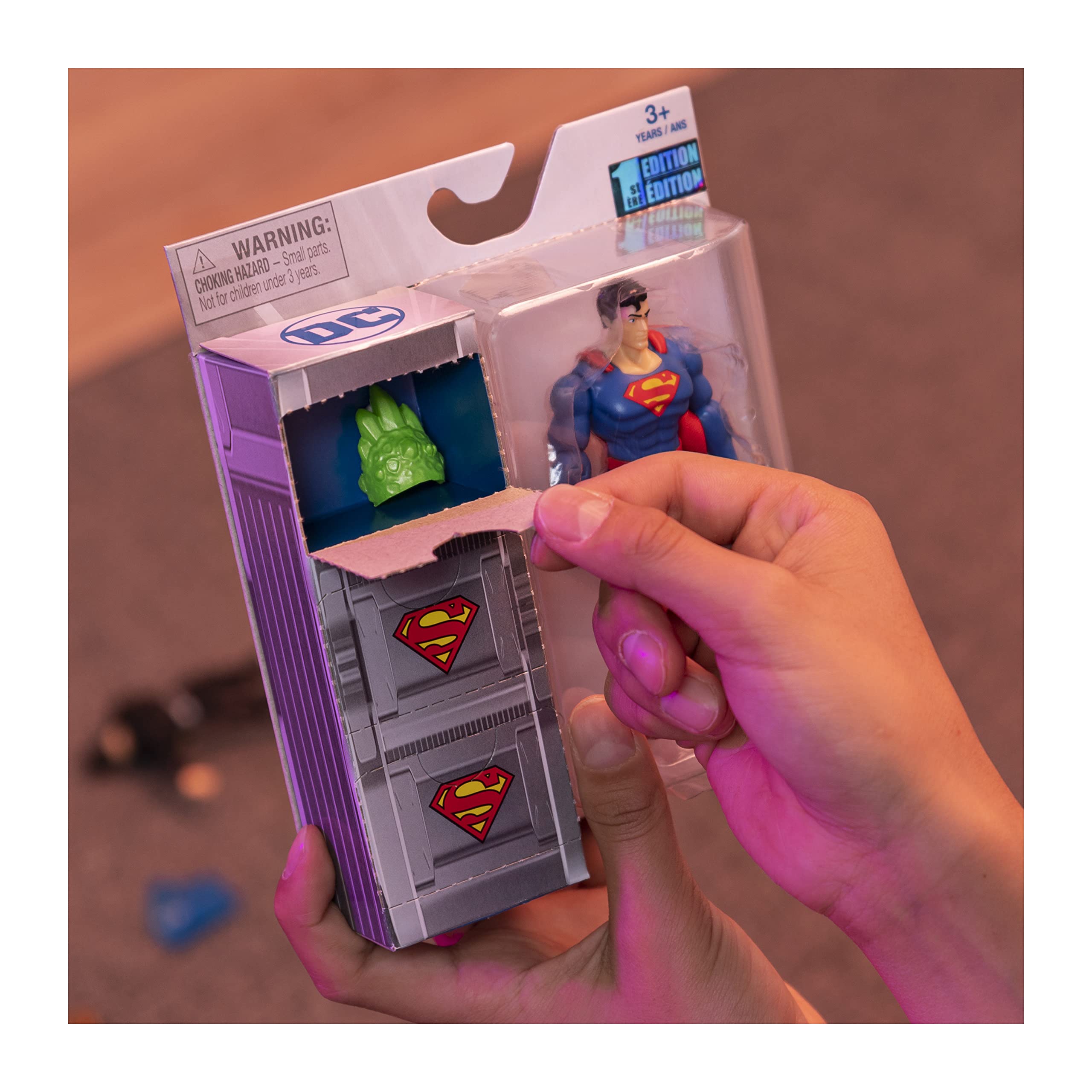 DC Comics 10 cm SUPERMAN 3 Gizem Aksesuarlı Aksiyon Figürü, Macera (Asorti)