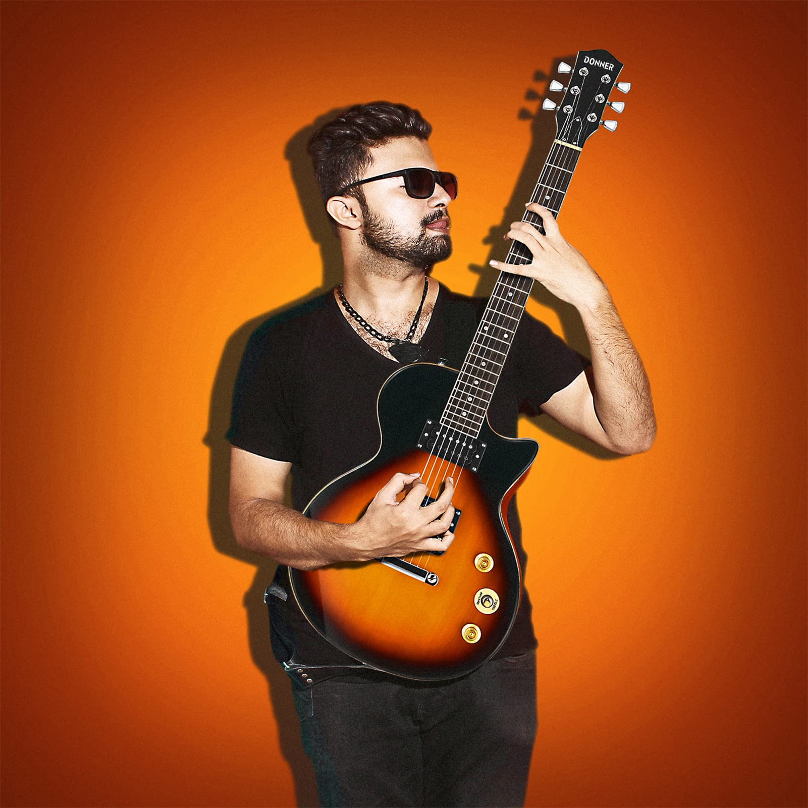 Donner Elektro Gitar Kiti Tam Boy LP Gitar Başlangıç Seti 91,4 cm Düz Gövde, Çanta, Kayış, Kablolu (Sunburst)