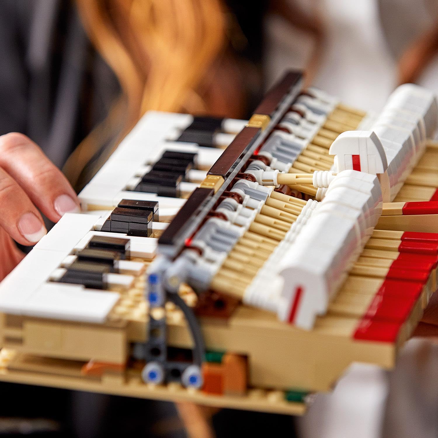 LEGO Ideas Kuyruklu Piyano 21323 – Yetişkinler için İnteraktif Yapım Seti, Hobi Tutkunları ve Müzik Severler için Sergilenebilir Model, Özel Günler için Harika Hediye Fikri (3662 Parça)
