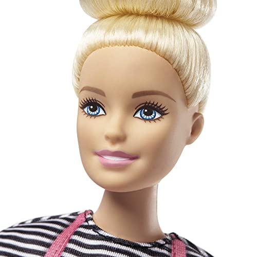Barbie Oyun Seti Barbie Kahve Dükkanı, 30 cm Sarışın Yuvarlak Hatlı Bebek ve 20'den Fazla Gerçekçi O