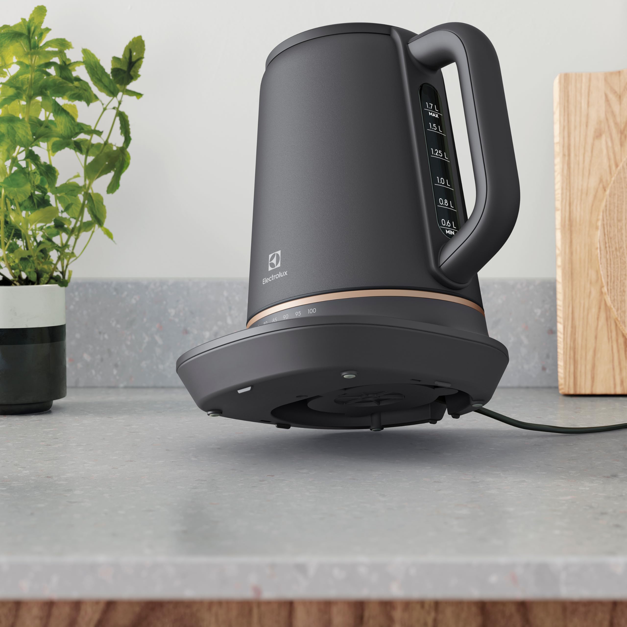 Electrolux E7K1-6BP Explore 7 Kettle | 2400W, 1.7L Kapasite, Kireç Filtresi, Otomatik Kapanma, Sıcaklık Ayarlı Kettle | Çay, Kahve ve Sıcak İçecekler İçin