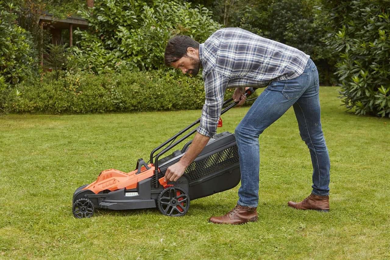Black+Decker BEMW481BH 1800Watt 42cm Elektrikli Çim Biçme Makinası