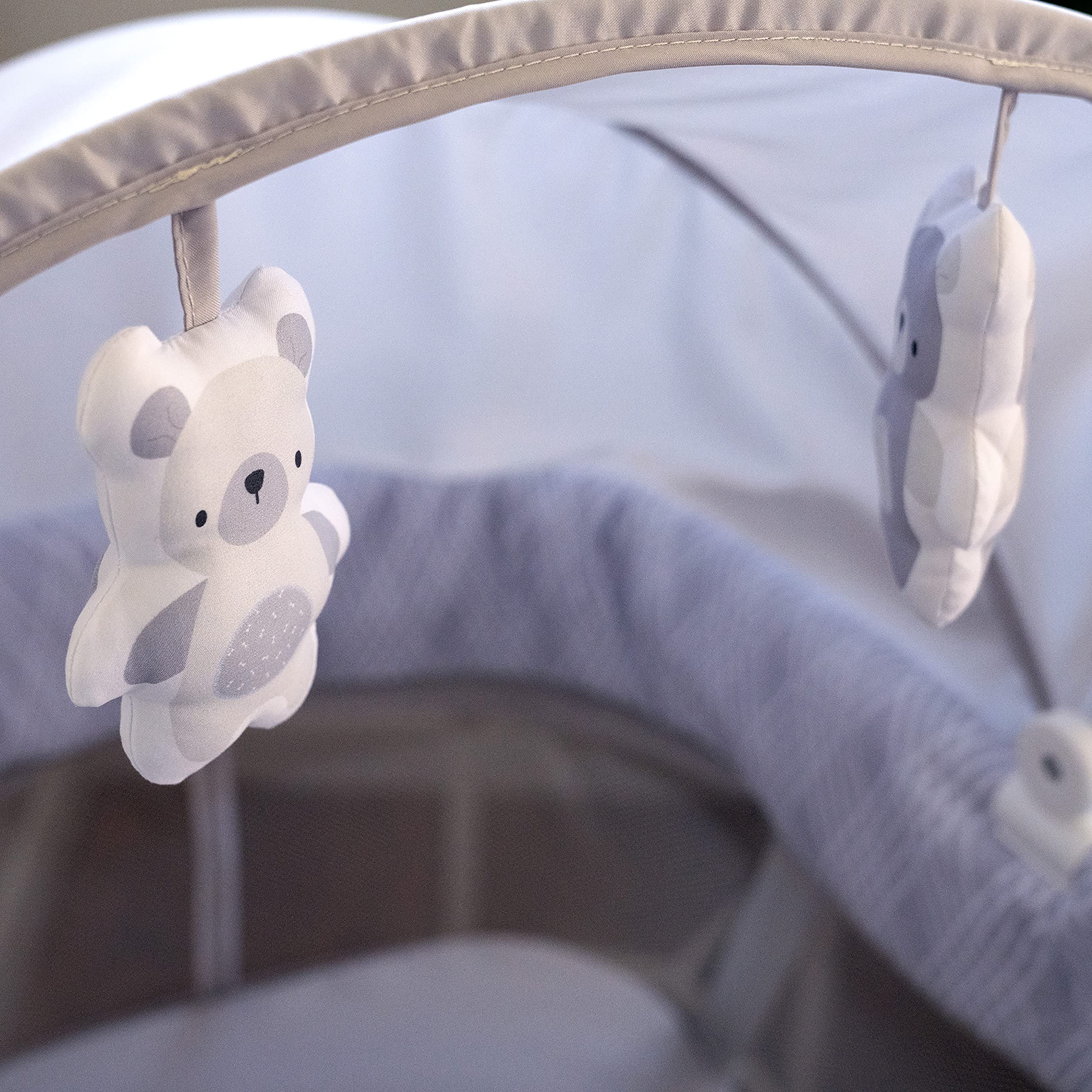 Ingenuity Lullanight Gem Bebek yatağı, 4 tekerlekli ve hava geçiren kenarlı, gri, 0-5 Ay, 7 kg'a kadar