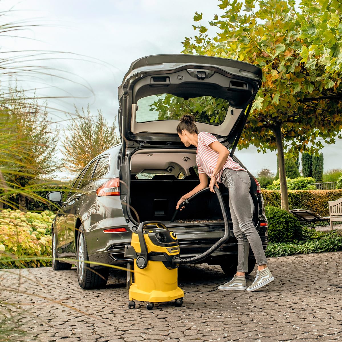 Karcher Islak/Kuru Süpürge WD 5 V-25/5/22, Üfleme Fonksiyonu, Güç: 1100 W, Plastik Hazne: 25 l