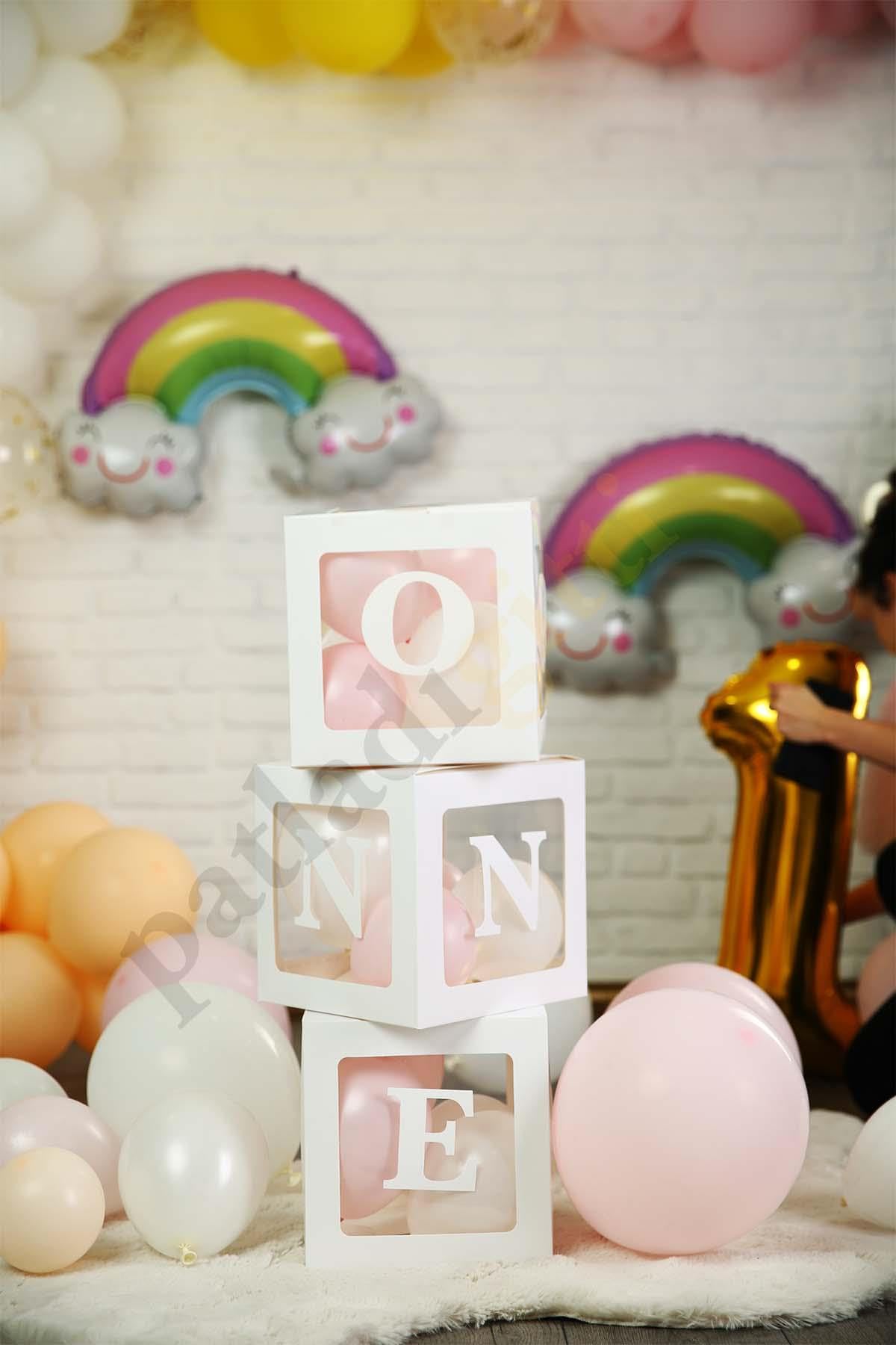 Patladı Gitti One Yazılı Kutu ve Balon Seti - 1 Yaş Doğum Günü Kutlama (Beyaz (Pembe-Beyaz Balon))