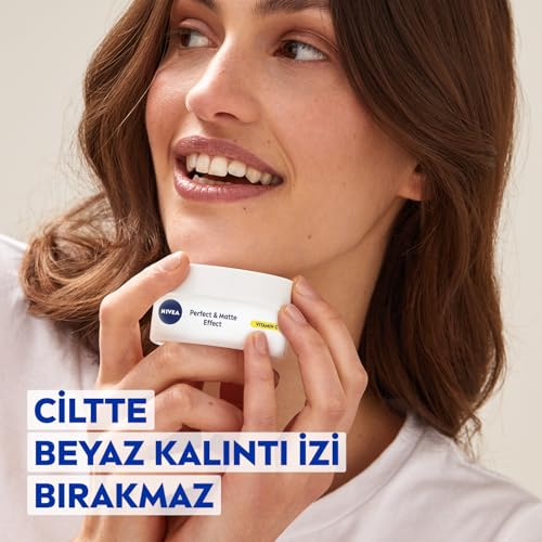 NIVEA Perfect & Matte Effect C Vitaminli Yüz Bakım Kremi (50 ml), Matlaştırıcı, Nemlendirici Yüz Kremi, Eşit Cilt Tonu