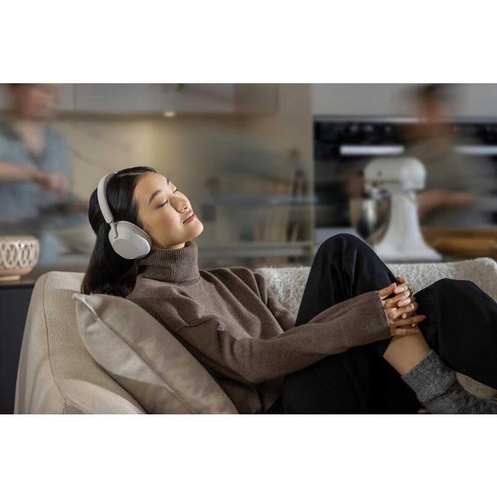 Sony WH-1000XM5 Tamamen Kablosuz Gürültü Engelleme Özellikli Kulaklık - 30 saate kadar pil ömrü - Google Asistan ile uyumlu - Telefon görüşmeleri için dahili mikrofon - Gümüş
