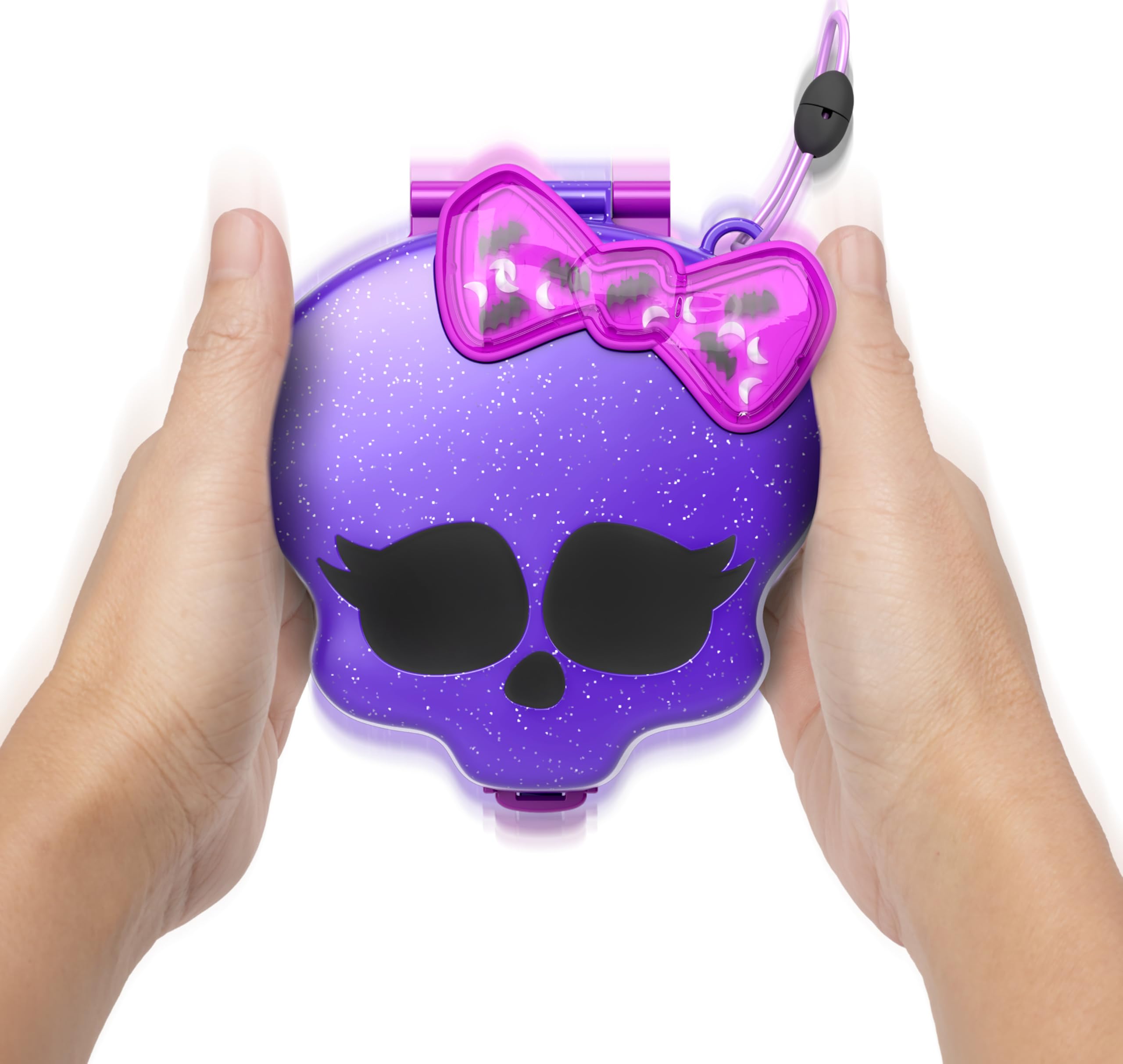 POLLY POCKET™ Monster High Temalı Kompakt Oyun Seti 3 mikro bebek ve 10 aksesuar bulunan, açıldığında liseye dönüşen Polly Pocket Monster High Kompakt Oyun Seti HVV58