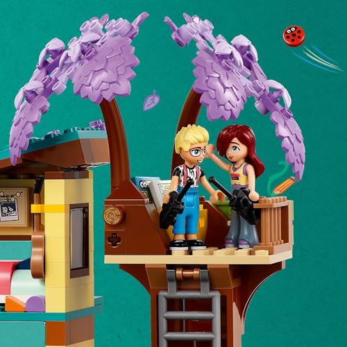 LEGO Friends Olly ve Paisley'nin Aile Evleri 42620-7 Yaş ve Üstü Kız ve Erkek Çocuklar için Mini Bebekler, Aksesuarlar ve Oyuncak Hayvanlar İçeren Rol Yapma Oyuncağı (1126 Parça)