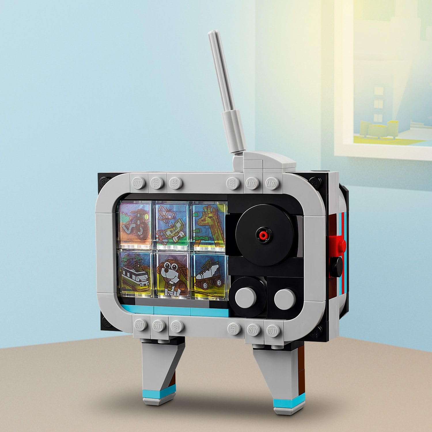 LEGO Creator 3’ü 1 Arada Retro Fotoğraf Makinesi 31147-8 Yaş ve Üzeri Çocuklar için Televizyon ve Video Kamera Model Seçenekleri İçeren Yaratıcı Oyuncak Yapım Seti, Doğum Günü Hediyesi (261 Parça)