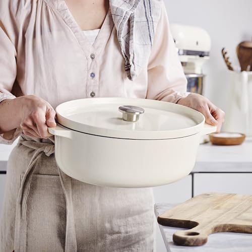 KitchenAid Cast Iron 30 cm/5,6 L oval kapaklı tencere, kaliteli, sağlam ve uzun ömürlü, kızartma, kızartma, PAS içermeyen emaye, indüksiyon, ergonomik sap, 260°C'ye kadar fırına dayanıklı, badem kremi