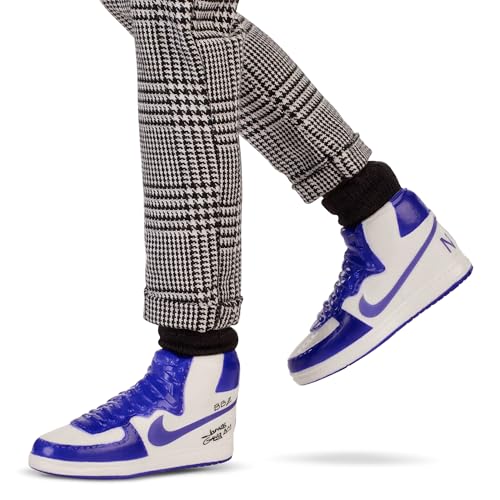 Barbie Bomber ceketi, kulaklık ve güneş gözlüğü gibi aksesuarlarıyla koleksiyona uygun Signature LeBron James Kenbassadors Bebek, HRM33