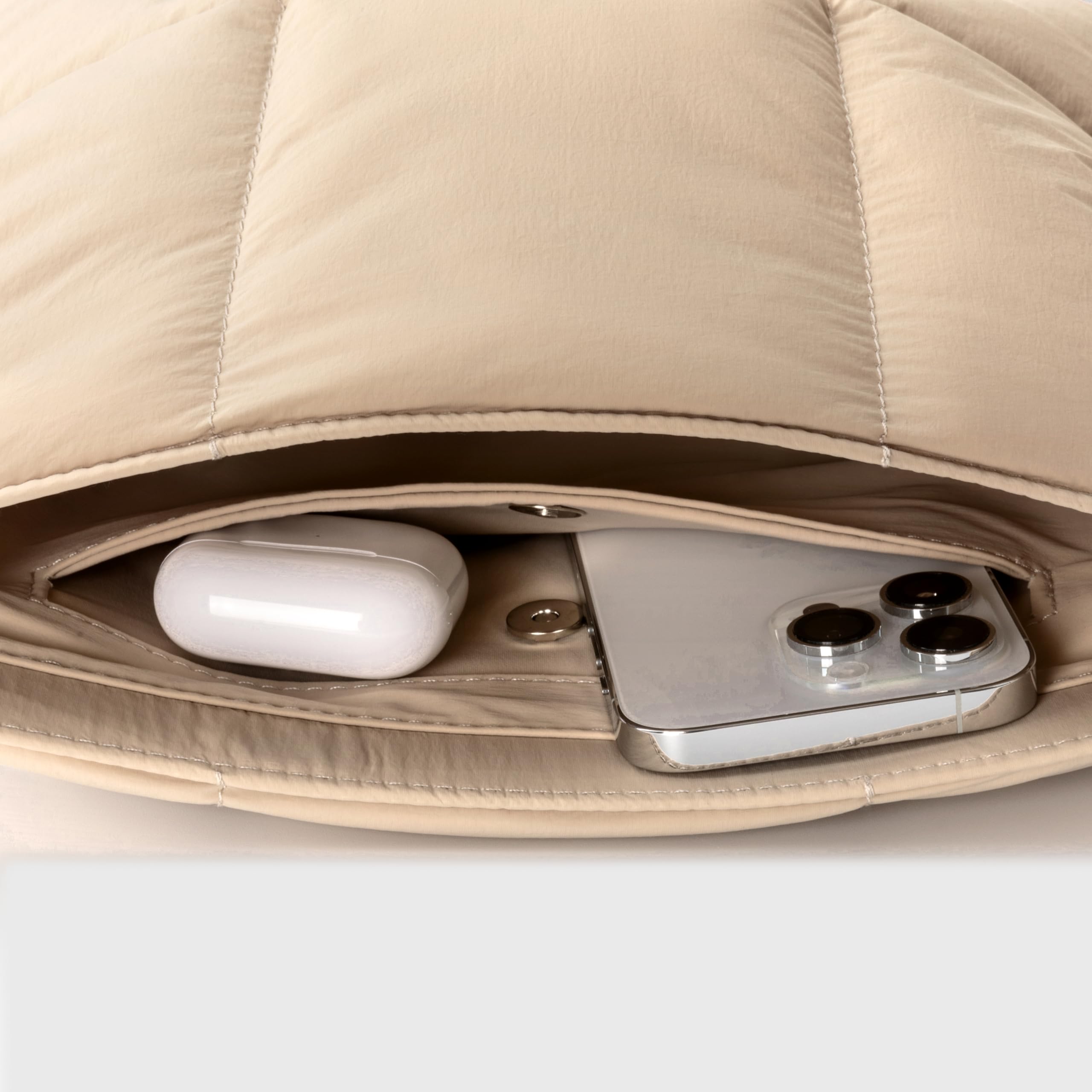 Comfyable Kabarık Tablet Kol Çantası 11 inç iPad Pro M4, iPad Air 11 inç M2 2024 için Uyumlu, Kapitone Sevimli Taşıma Tablet Kılıfı Omuz Askısı ile Kadınlar, Yulaf Sütü