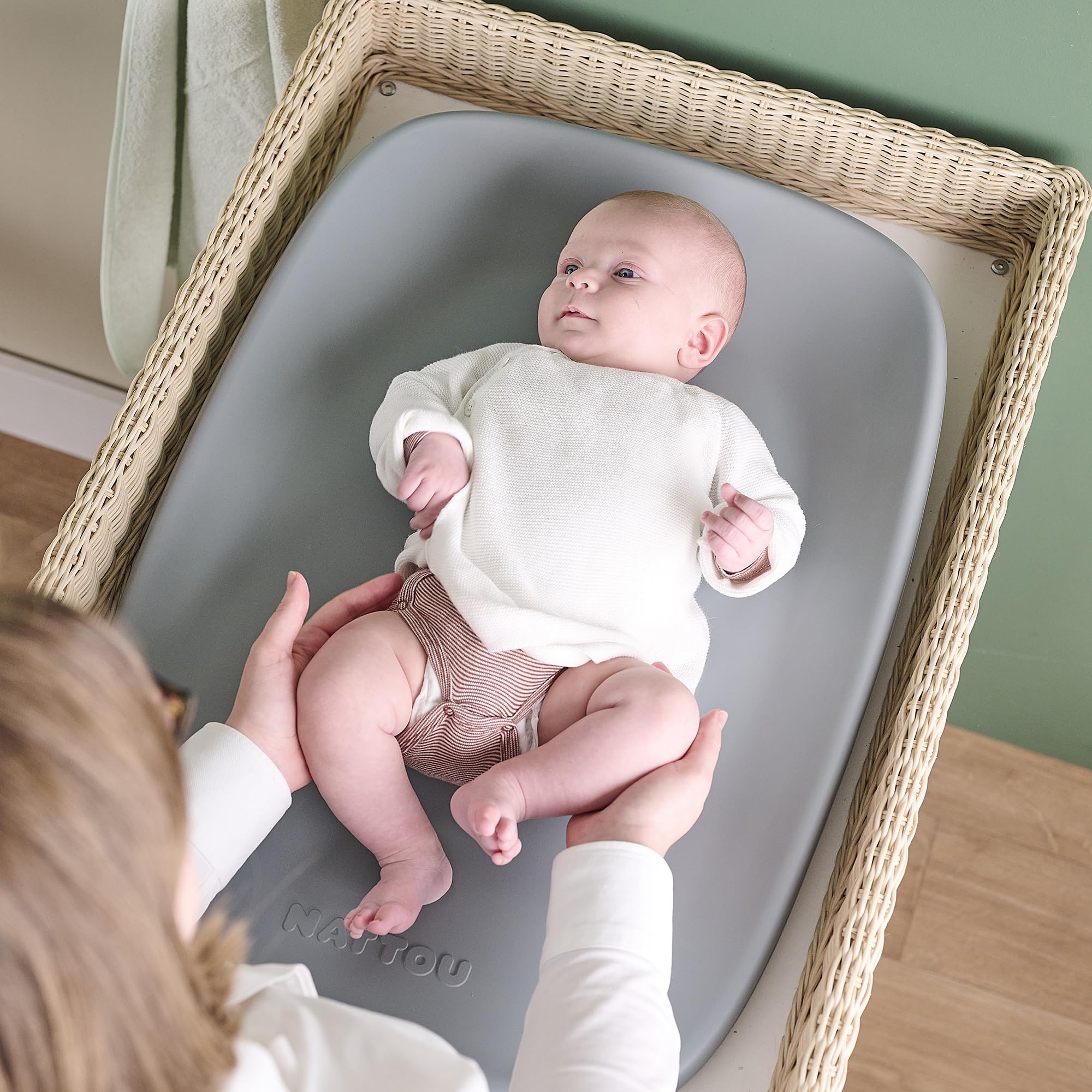 Nattou Softy Alt Değiştirme Minderi 70x50 cm Gri|Su Geçirmez|Ergonomik Tasarım|Hijyenik ve Kolay Temizlenebilir Bebek Bakım Minderi