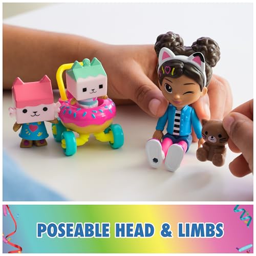 Gabby's Dollhouse, Kitty Care figür seti, 2 kedi figürü ve bebek arabası ile Gabby, 3 yaş ve üzeri