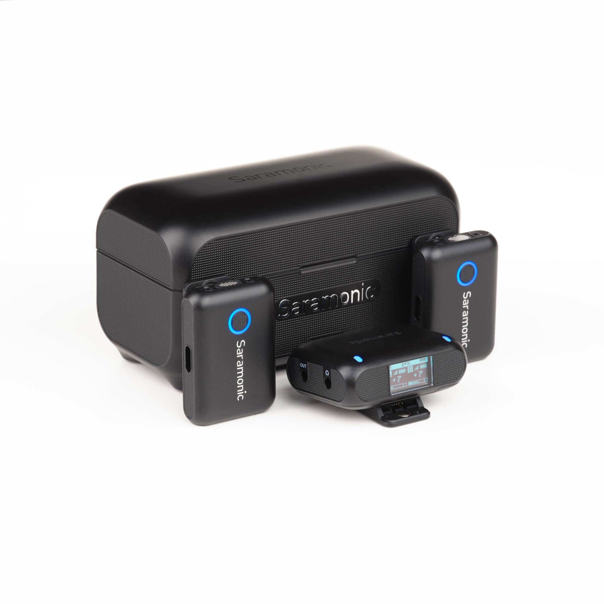 Saramonic Blink 500+ B2 2 Kişilik Kablosuz Mikrofon Sistemi, Cihaz Montajlı Alıcı 3,5 mm, USB-C ve Yıldırım Çıkışları, Şarj Kutusu, Gürültü Önleyici ve Manyetik Montaj