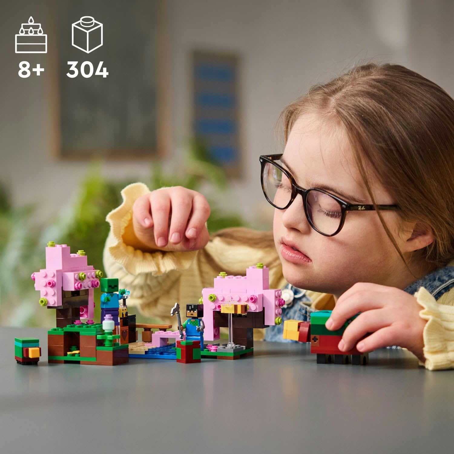 LEGO Minecraft Kiraz Çiçeği Bahçesi 21260-8 Yaş ve Üzeri Macera Oyunları Seven Çocuklar İçin Sniffer, Zombi ve Arı İçeren Yaratıcı Oyuncak Yapım Seti (304 Parça)