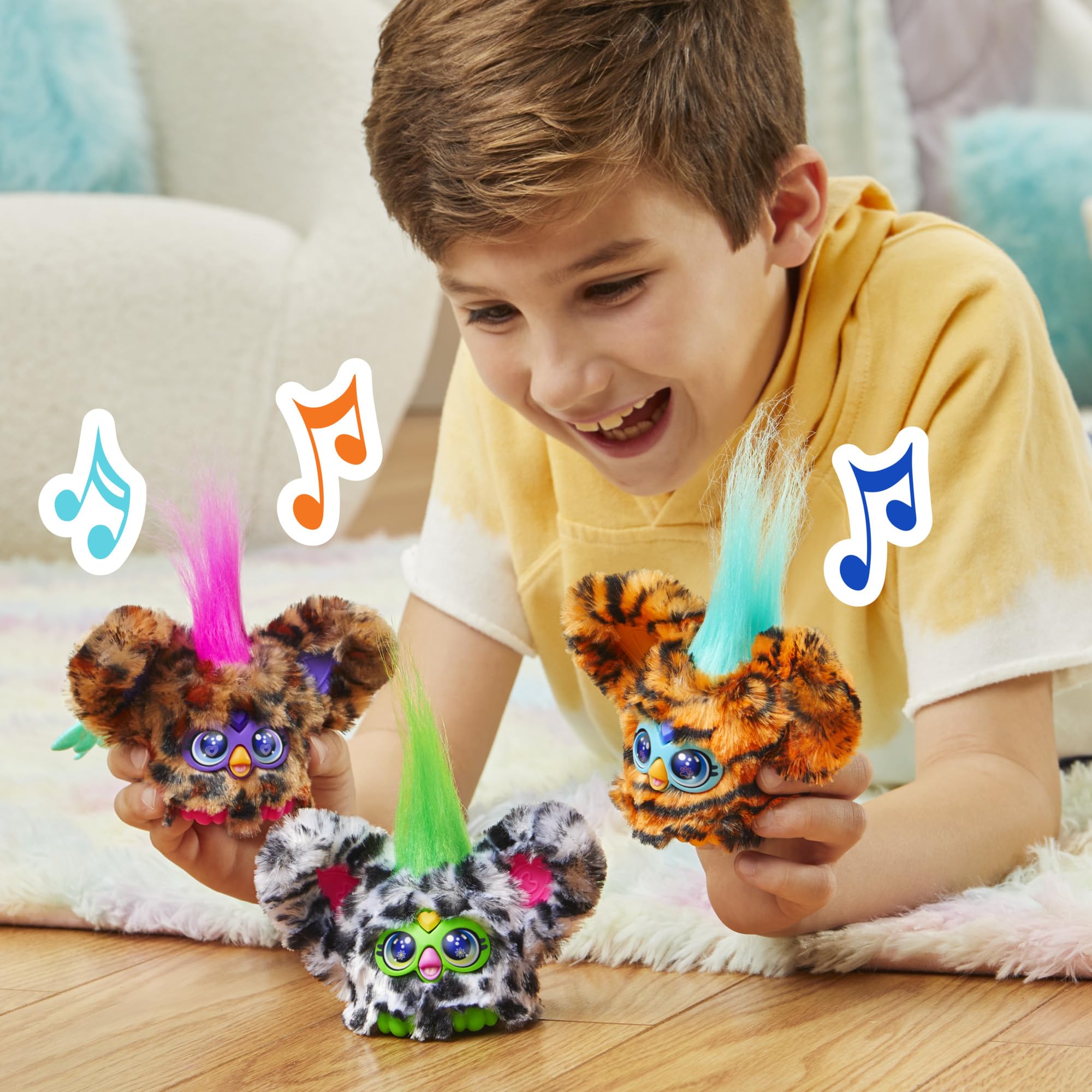 Furby Furblets Moo-Boo Mini Friend, Kızlar ve Erkekler için Elektronik Peluş Oyuncaklar, İnek, Siyah ve Beyaz, Mobilya Konuşuyor ve Müzik Çalar, Seri 5, Okula Dönüş Hediyeleri, 6 Yaş ve Üzeri