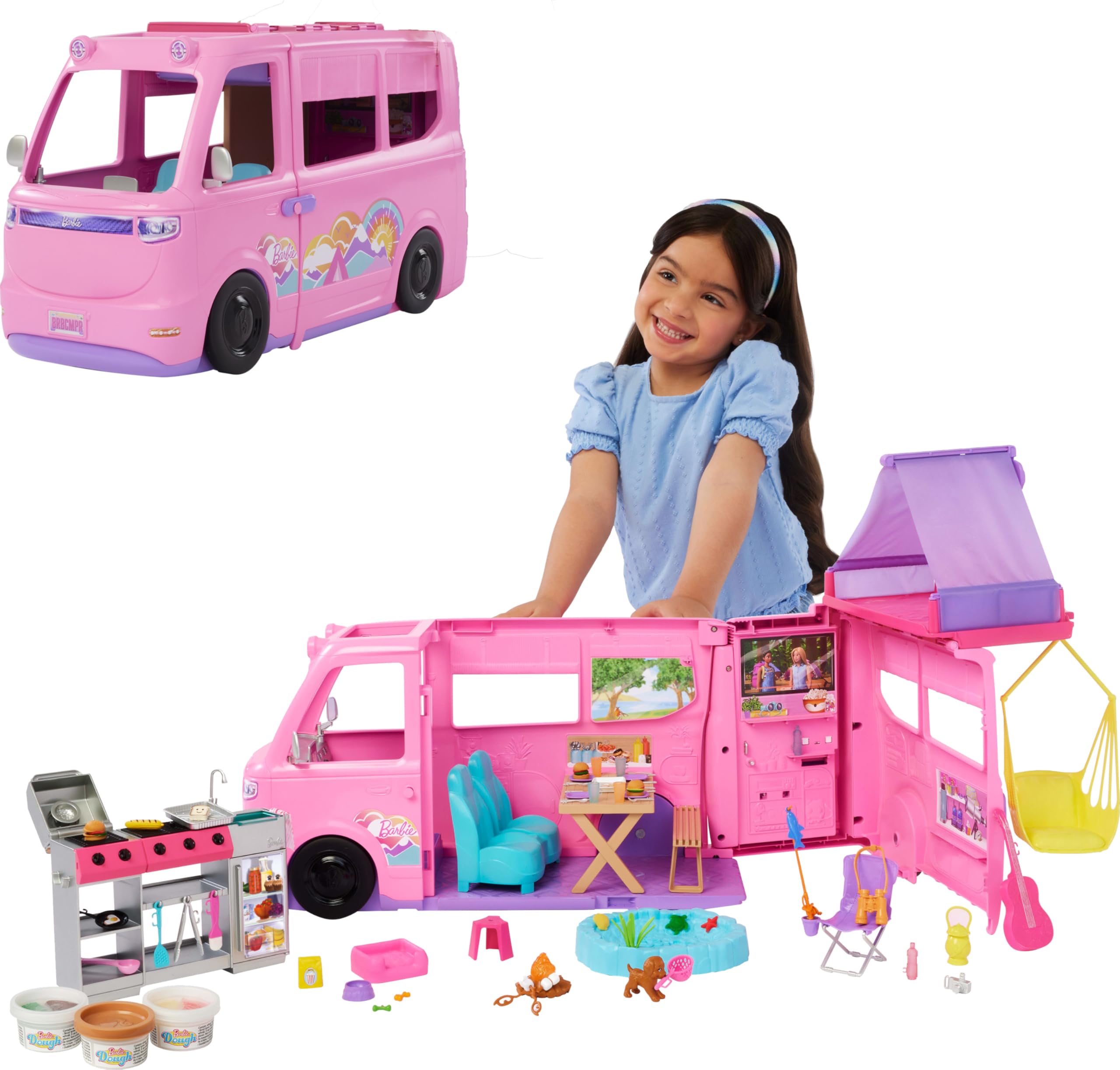 Barbie'nin Rüya Karavanı oyun seti, Tavan çadırı, salıncağı, balık tutulan göleti, renk değişimi özellikli barbeküsü ve hamur dahil 60'tan fazla aksesuarıyla, HRJ78