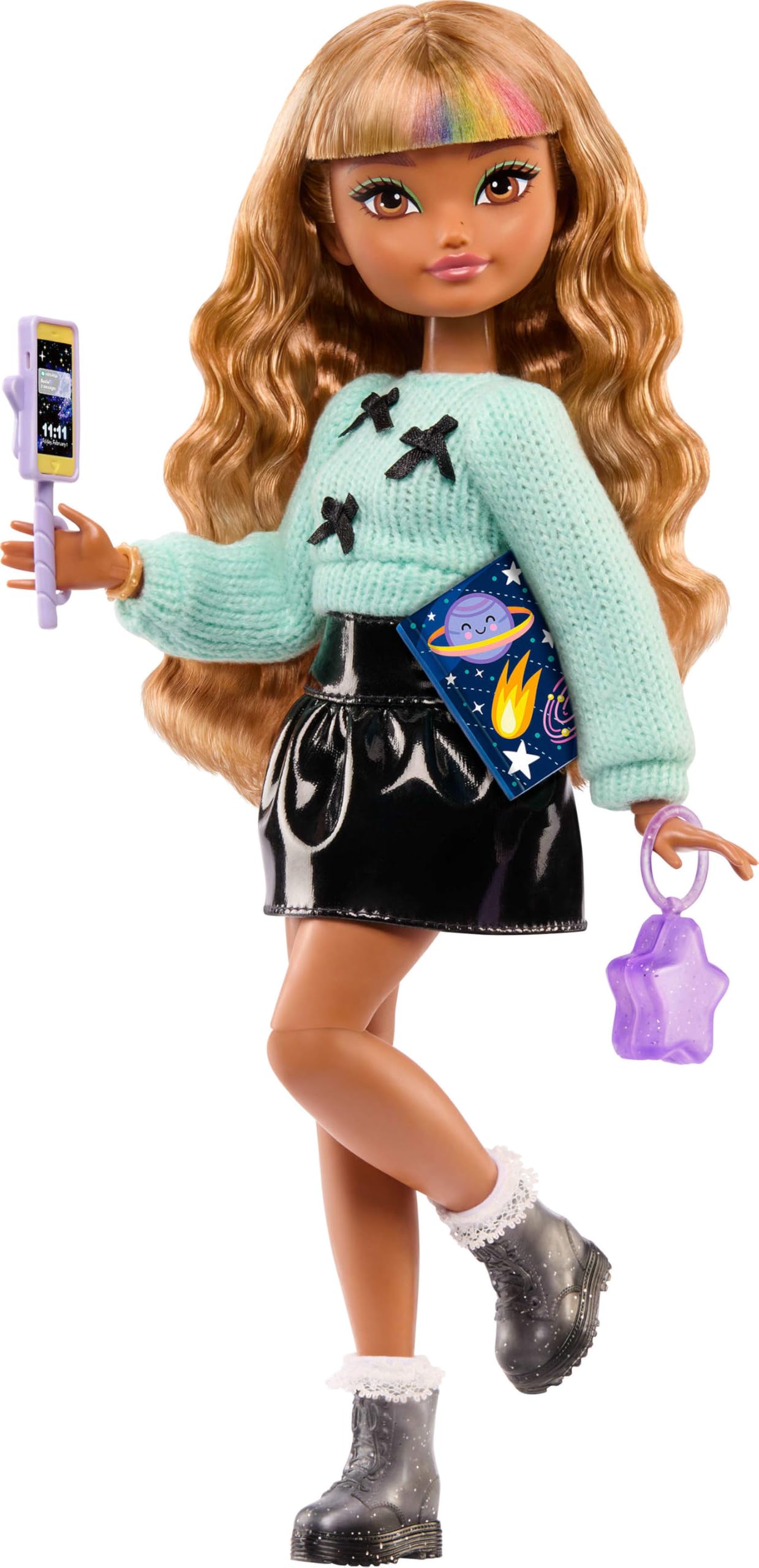 Barbie Dream Besties bebek ve aksesuarları, çıkarılabilir kıyafetleriyle eklemleri bükülebilen, dalgalı kahverengi saçlı Zia bebek, saç ve ay temalı 7 aksesuar, JGG36