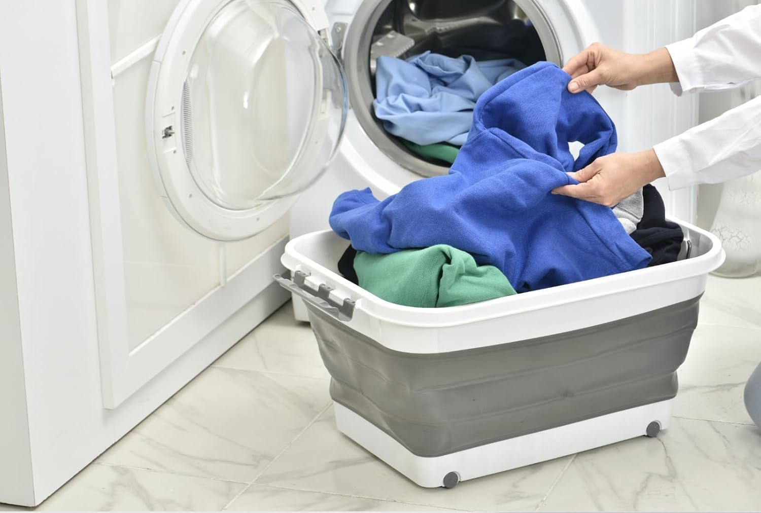 Orret Home Katlanabilir Şeffaf Kapaklı Saklama Kabı – Tekerlekli Büyük Hacimli Oyuncak Kutusu, Çamaşır Sepeti ve Organizer – Plastik Kapaklı Düzenleyici Kutu, Ev ve Ofis İçin Çok Amaçlı (45 Litre)