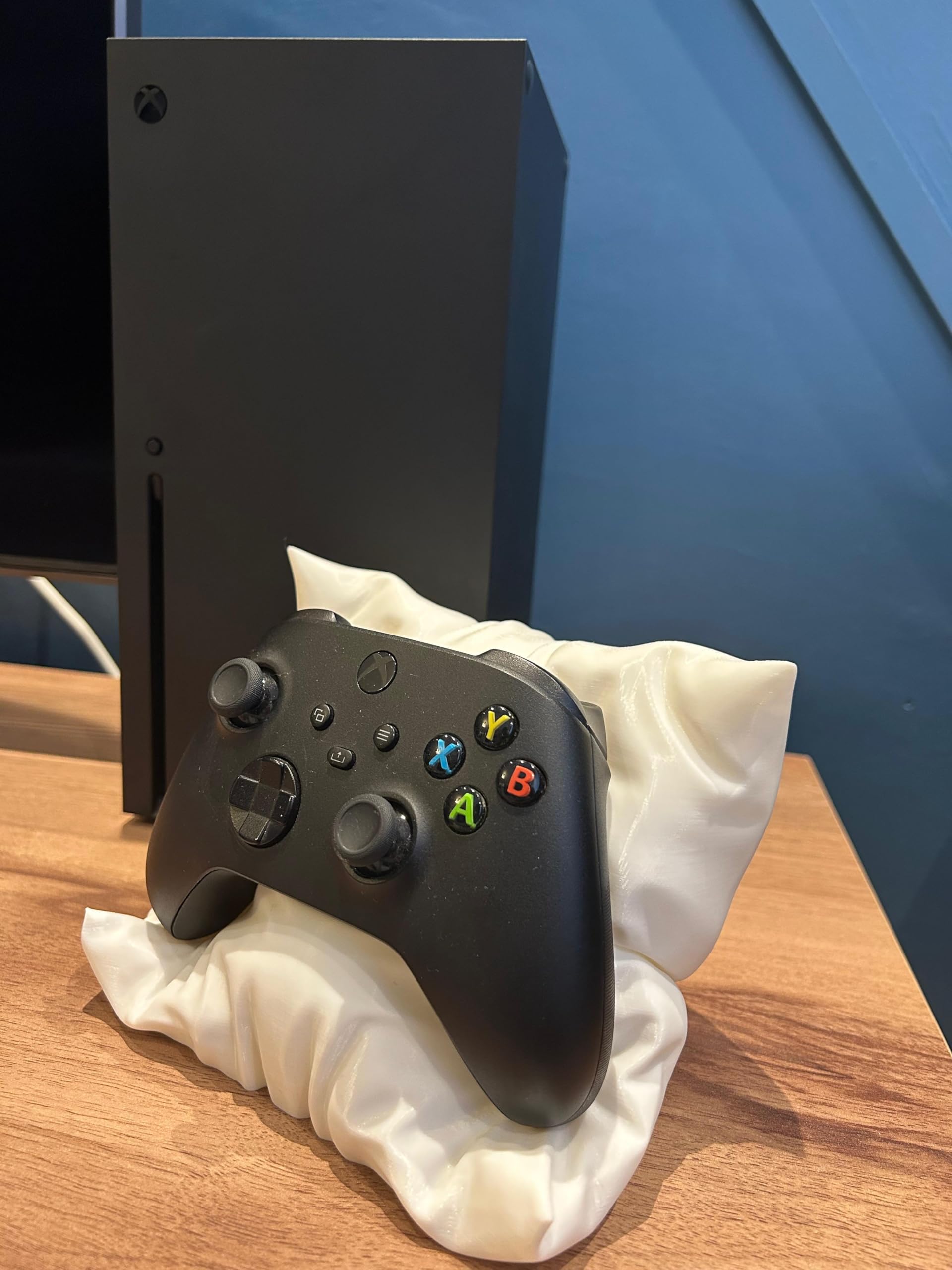 Xbox 3D Baskı Yastık Standı – Konforlu Oyun Aksesuarı