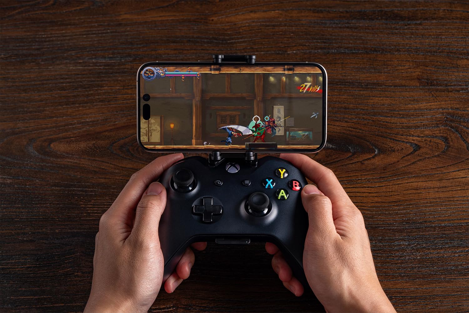 8Bitdo Mobile Gaming Clip for Xbox Controllers (Officially Licensed) - Xbox