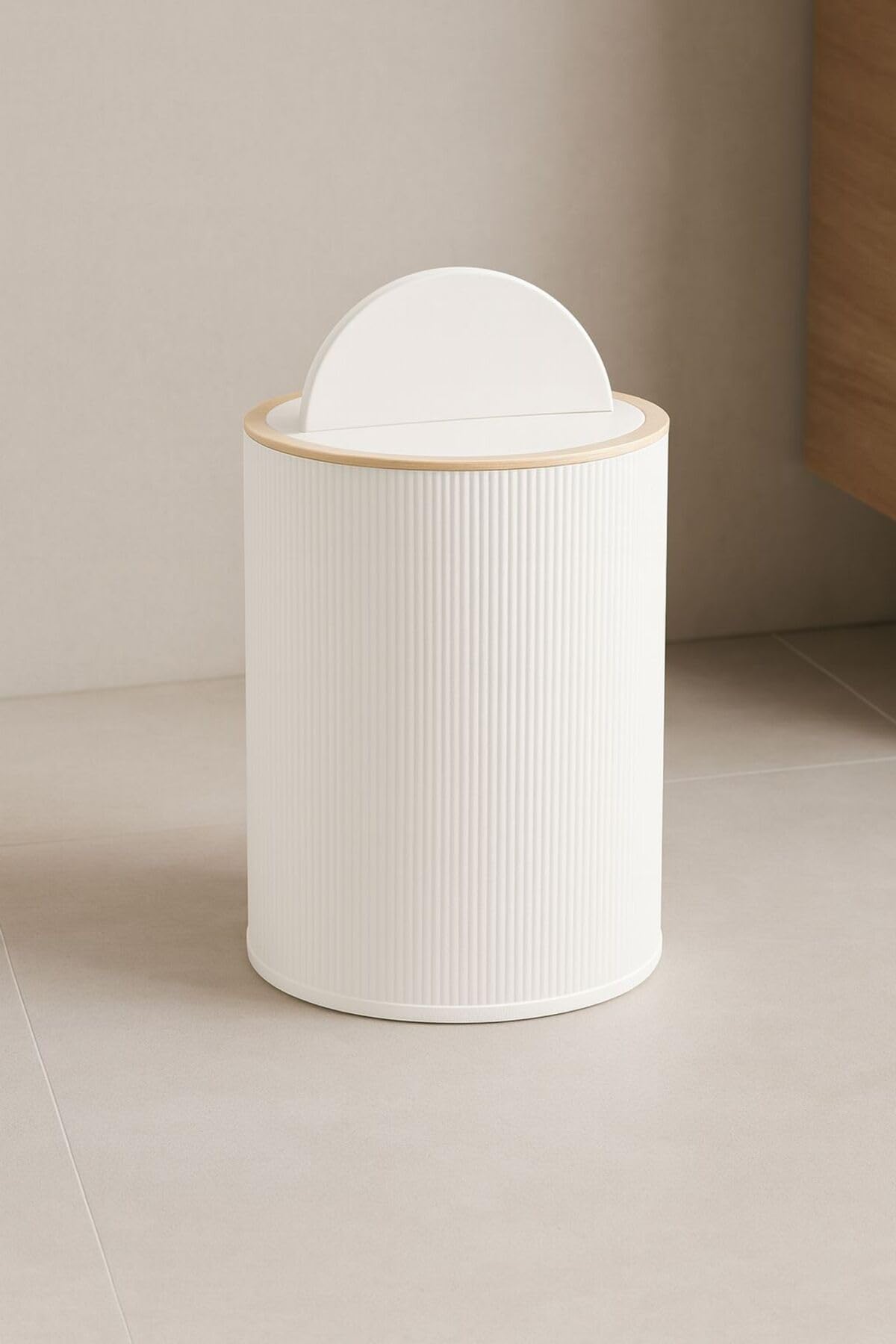 ARVALE 7 Litre Modern Tarz Çöp Kovası – Dayanıklı Plastik Malzeme (Beyaz)