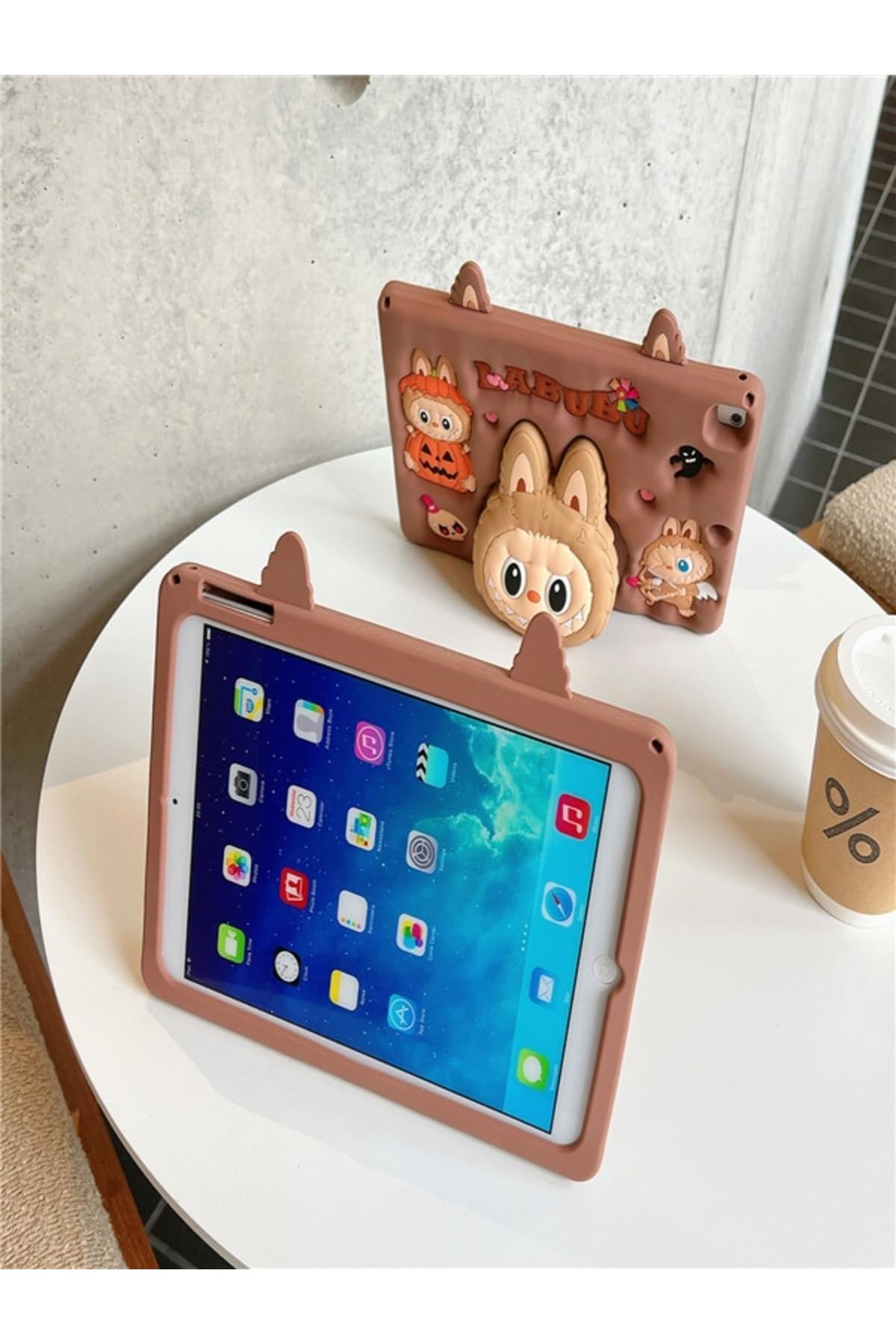 OzzyCase Lenovo Tab Tb311Fu 10 1 İnç İle Uyumlu Askılı Labubu Standlı Tablet Kılıfı +Tablet Kalemi,Kahverengi